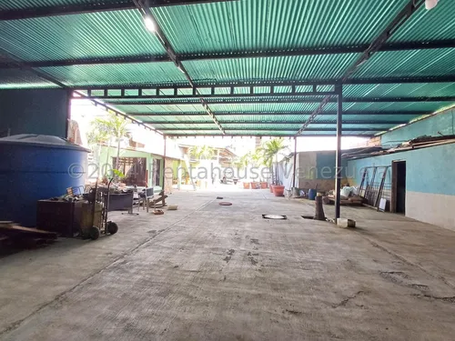 *jl/oportunidad De Negocio Galpón Cerrado 1 Abierto, 2 Casas Local Y Mas En Venta Barquisimeto, Centro Lara, Venezuela/ José López # 24-15926 / 920 M²