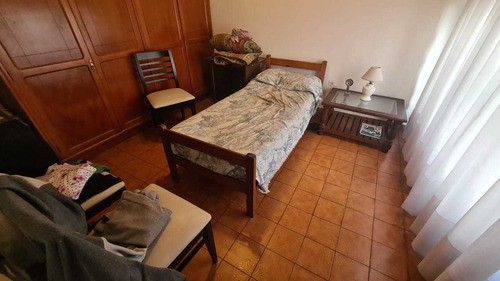 En Venta En Palomar Casa De 3 Ambientes Con Local Al Frente Y Galpon En El Medio En Donde Funciona Lubricentro Y Taller Mecanico F: 8717