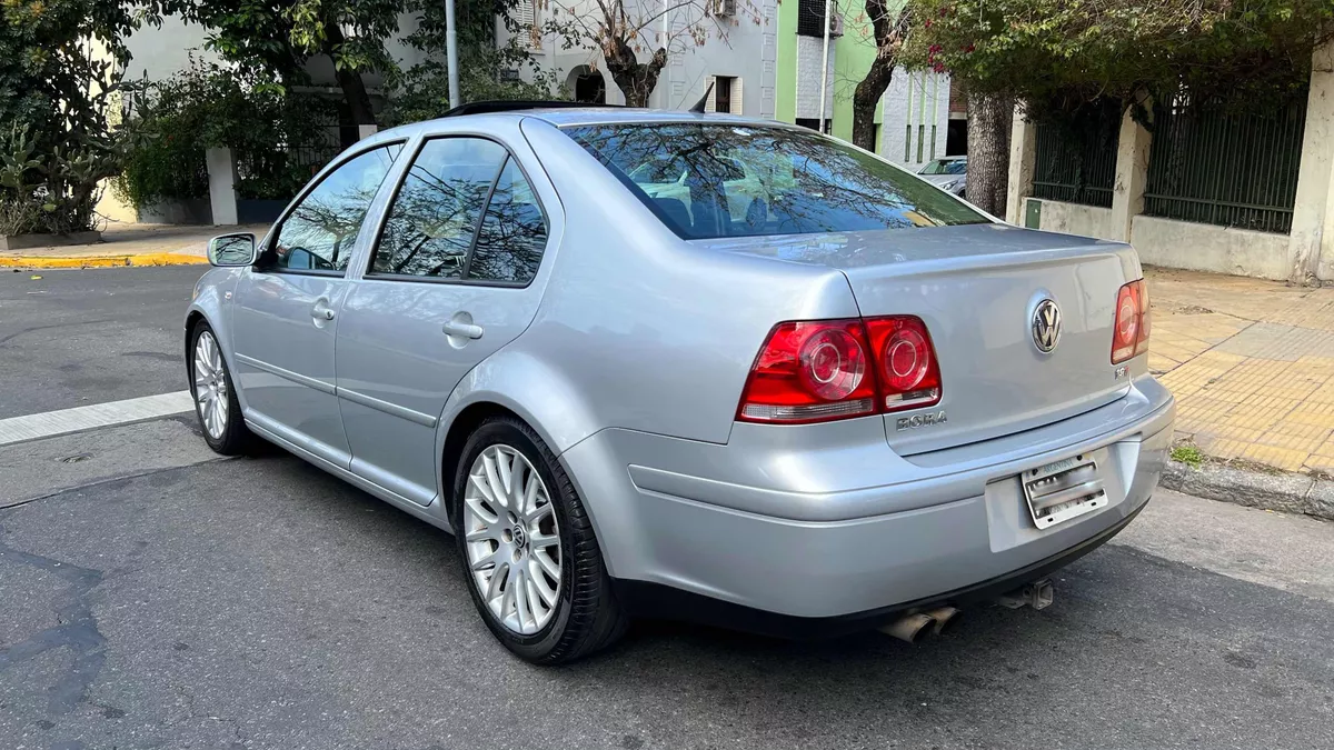 Volkswagen Bora 1.8 T Highline