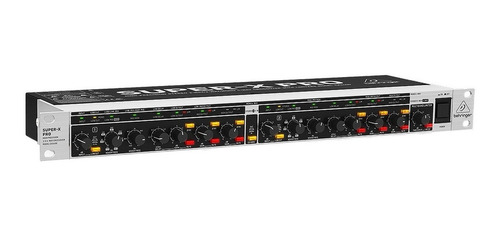 Imagen 3 de 3 de Crossover Behringer CX3400 100V/240V