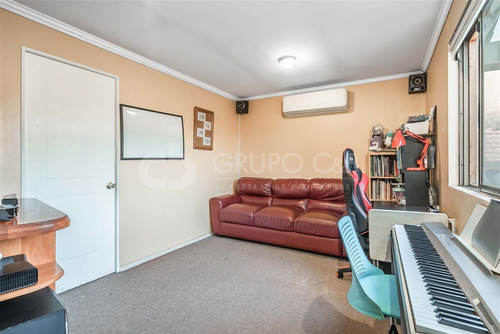 Casa En Venta De 3 Dorm.con Piscina, Lo Cañas, La Florida