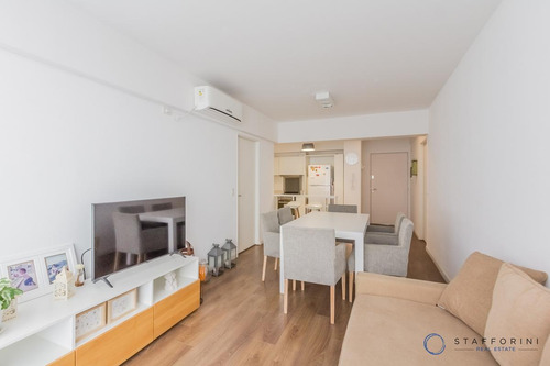 Departamento De 3 Ambientes Con Cochera Fija En Recoleta