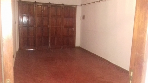 Imagen 5 de 14 de Chalet Amplio En Barrio Norte