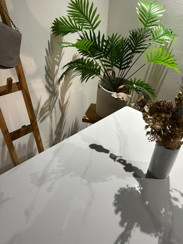 Juego Comedor Mesa Bulnes Neolith 140cm + 4 Thea Nordicas Gris Oscuro Pana