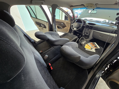Renault Symbol 1.6 16v Privilège Hi-flex 4p