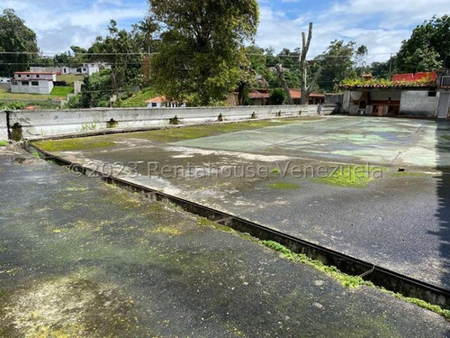 Casa En Venta Con Amplias Áreas Verdes Con Piscina Colinas De Carrizal, Carrizal Altos Mirandinos