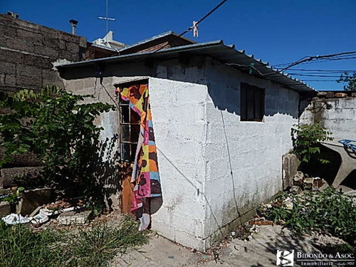 Casa 2 Dormitorios Próxima A Millán Y Garzón