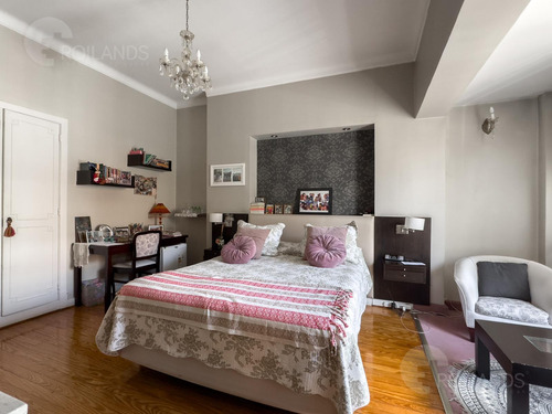Venta Casa 7 Ambientes Con Patio, Cochera Y Playroom En Almagro