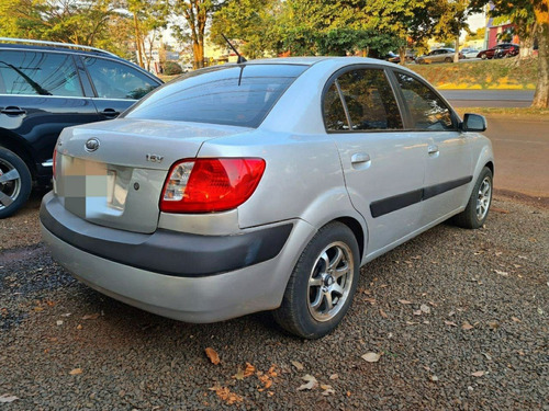 Imagen 3 de 9 de Kia Rio Aut