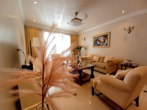 Casa Única Se Vende En Barrio Sur