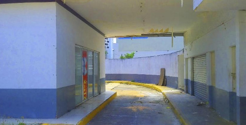 Local En Renta Sobre Av. Correa Racho