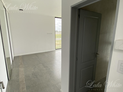 Casa En Venta En Lares De Canning