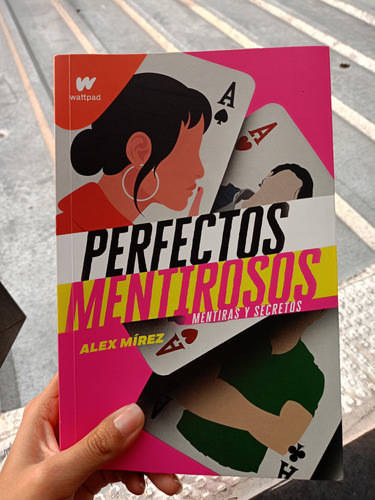 Libro Perfectos Mentirosos De Alex Mírez Original