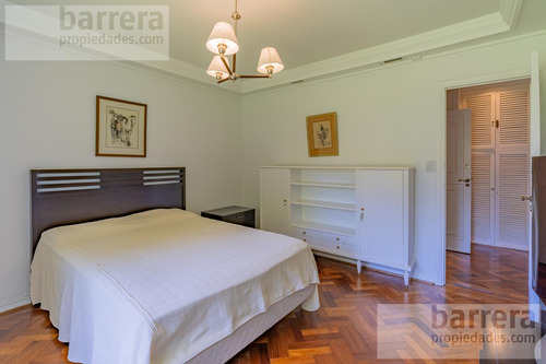 Exclusivo Chalet En Los Troncos: 4 Dormitorios Con Terreno Único