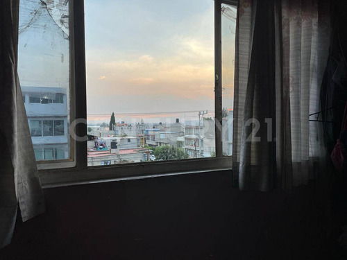 Edificio En Venta En La Perla, Nezahualcóyotl, Edomex.
