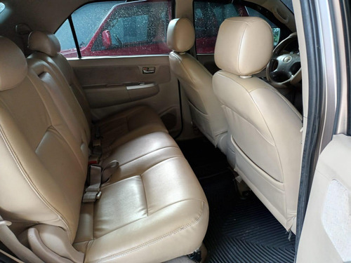 Imagen 6 de 15 de Toyota Fortuner 4x4