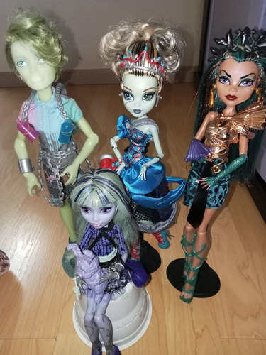 Monster High Muñecas 