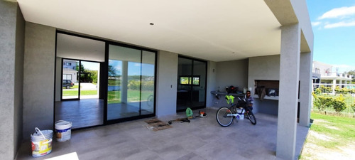 Imagen 11 de 19 de Hermosa Casa En San Matias Área 1 Al Agua