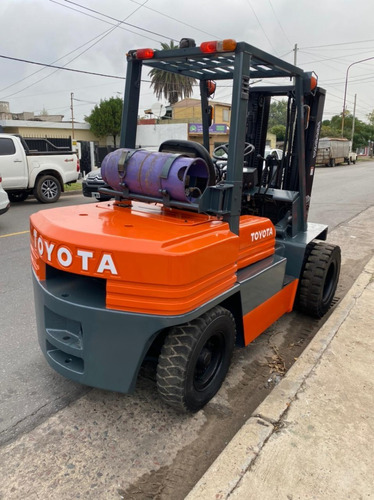Autoelevador Toyota 3.5 Tn Tt Con Duales Containero