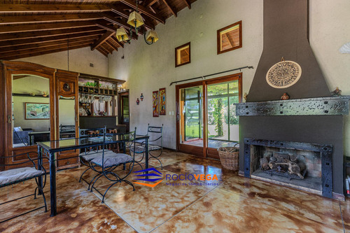 Casa A La Venta En Campos De Álvarez