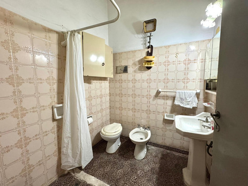 Ph A Reciclar En Venta En La Plata, 3 Dormitorios Y 2 Baños