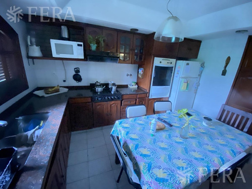 Imagen 6 de 21 de Venta Casa 4 Ambientes Con Jardín, Cochera Y Gran Fondo Libre Con Piscina En Don Bosco (30204)