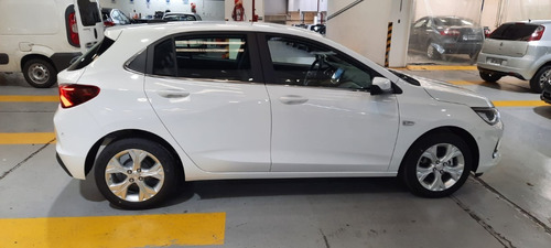 Imagen 17 de 23 de Chevrolet Onix Premier At 0km Entrega Ya G.o