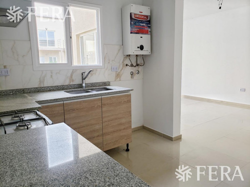 Imagen 7 de 17 de Venta De Departamento 3 Ambientes De Bernal (24225)