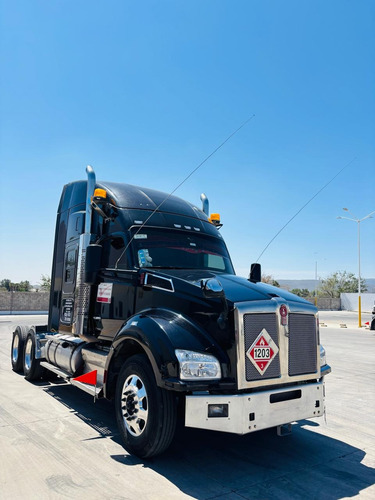 Kenworth T880, Año:2023 Motor: Cummins Trans. Manual 18 Vel.