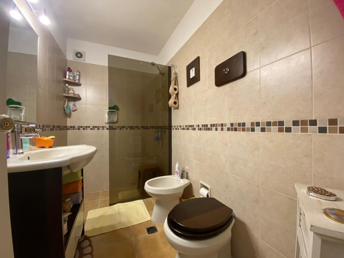 En Venta Amplio Apartamento De 3 Dormitorios En El Centro