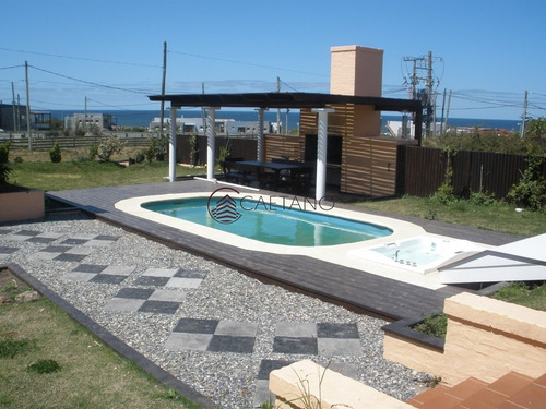 Estupenda Esquina, Vista Al Mar, En Lote De Doble Con 4 Dormitorios Suite La Mejor Barbacoa De Manantiales Piscina Y Jacuzzi Exterior, 4 Cuartos- Ref: 2214