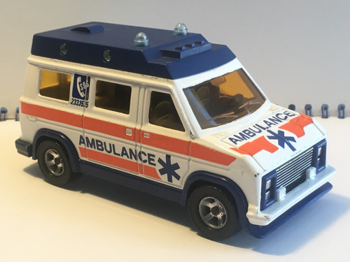 Majorette 1:36 Ambulancia Modelo Auto Metal Hecho En Francia