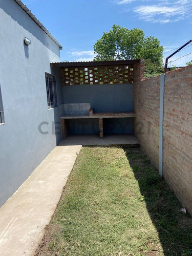 Interno Unico A Estrenar Sobre Avenida Sarmiento De La Ciudad De Santo Tome.