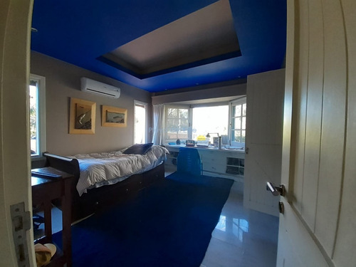 Exelente Residencia, Ideal Para Vivir Todo El Año En Punta Del Este.- Ref: 11375