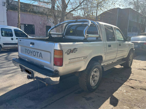 Imagen 6 de 10 de Toyota Hilux 3.0 4x4
