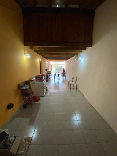 Excelente Casa En Luis Guillon. Gran Oportunidad