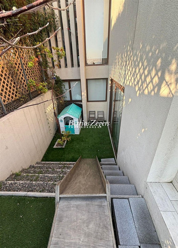 Casa En Venta De 4 Dorm. Lo Barnechea Townhouse Oportunidad