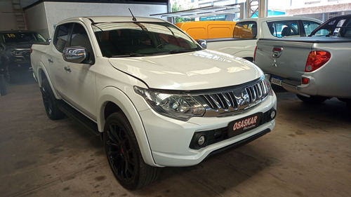 Mitsubishi L200 TRITON 2.4 16V TURBO DIESEL SPORT HPE CD 4P 4X4 AUTOMÁTICO