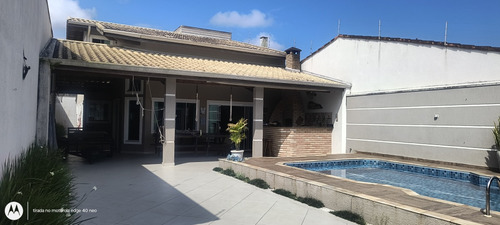 Casa Com Piscina Na Praia