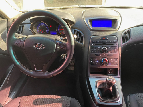 Hyundai Genesis 2.0 Coupe T 2011
