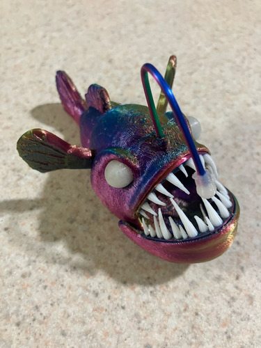 Pez Abisal/ Abismal, Pez Diablo Tornasol Brilla Oscuridad
