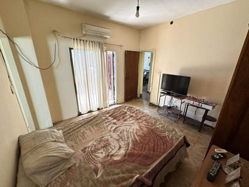 Excelente Casa Lote Propio De 4 Ambientes Con Gran Patio En Mataderos