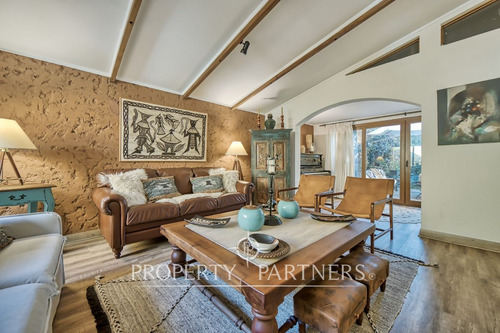 Hermosa, Amplia Y En Condominio. Casa En Venta Cer...