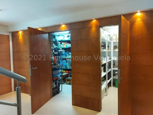 Imagen 3 de 30 de En Exclusivo Conjunto Muy Cerca De Farmatodo El Hatillo, Con Bellas Áreas Sociales, Jardín Privado, Hermosos Towhouse