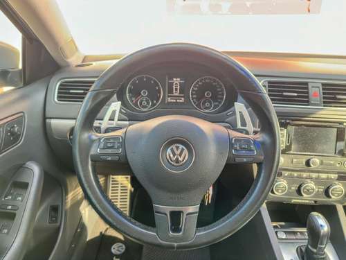 Volkswagen Jetta 2.0 tsi highline 211cv gasolina 4p tiptronic