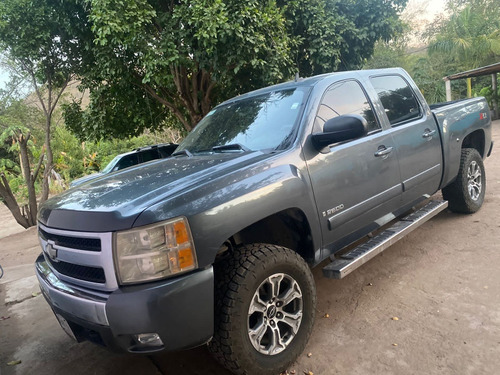 Chevrolet Cheyenne 5.3 2500 Cab Ext B 4x4 Mt