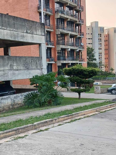 Apartamento En La  Urb. Piedras Pintadas Conj. Residencial Lomas De Mañongo Fg