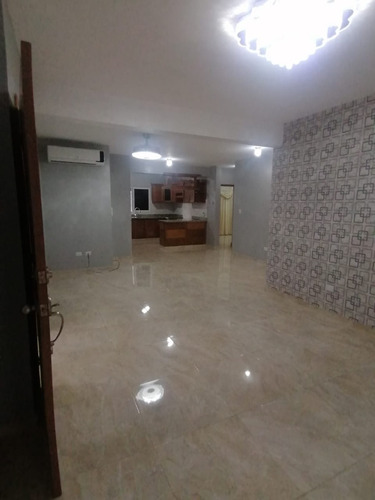 Imagen 14 de 19 de Alquiler Apartamento En La Marginal De Las Américas
