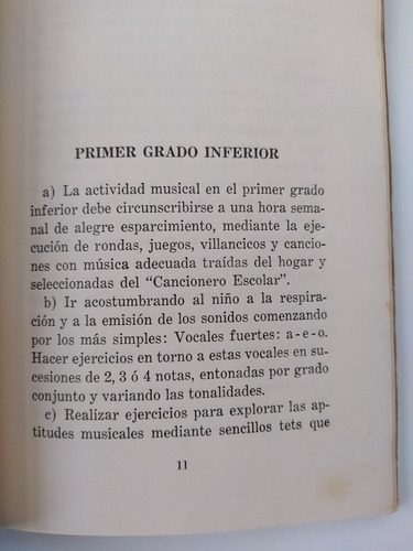 Manual Escolar De Canto Coral Y Danzas Nativas - Bs As 1951 (Usado)