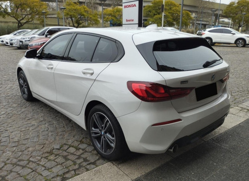 Imagen 4 de 13 de Bmw Serie 1 1.5 118i Sport Line 136cv